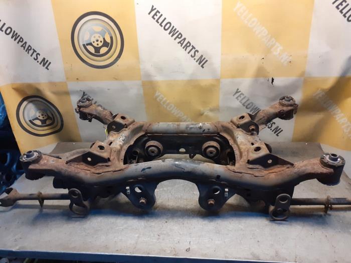 Subframe van een Suzuki Grand Vitara II (JT) 2.0 16V 2008