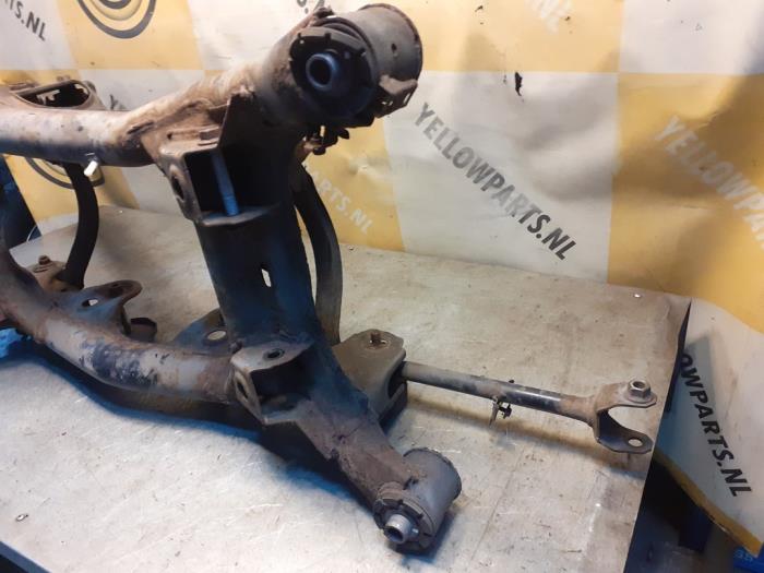 Subframe van een Suzuki Grand Vitara II (JT) 2.0 16V 2008