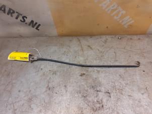 Gebruikte Motorkap stang Suzuki Swift (ZA/ZC/ZD1/2/3/9) 1.3 VVT 16V Prijs € 14,99 Margeregeling aangeboden door Yellow Parts
