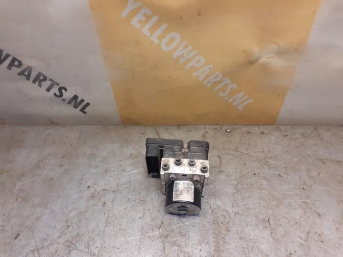 Gebruikte ABS Pomp Fiat Doblo Cargo (223) 1.3 D 16V Multijet DPF Prijs € 99,00 Margeregeling aangeboden door Yellow Parts