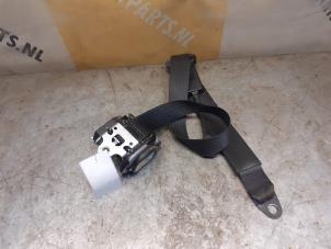 Gebruikte Gordelspanner rechts Fiat Doblo Cargo (223) 1.3 D 16V Multijet DPF Prijs € 49,00 Margeregeling aangeboden door Yellow Parts