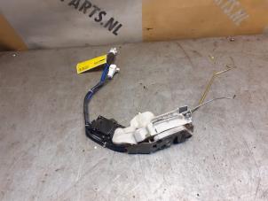 Gebruikte Deurslot Mechaniek 4Deurs links-voor Suzuki Wagon-R+ (RB) 1.3 16V Prijs € 44,95 Margeregeling aangeboden door Yellow Parts