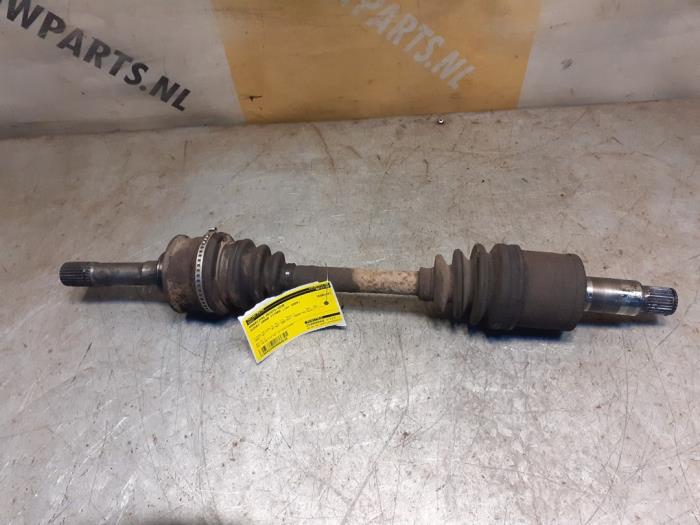 Gebruikte Aandrijfas rechts-voor Suzuki Grand Vitara I (FT/GT/HT) 2.0 16V Prijs € 89,00 Margeregeling aangeboden door Yellow Parts
