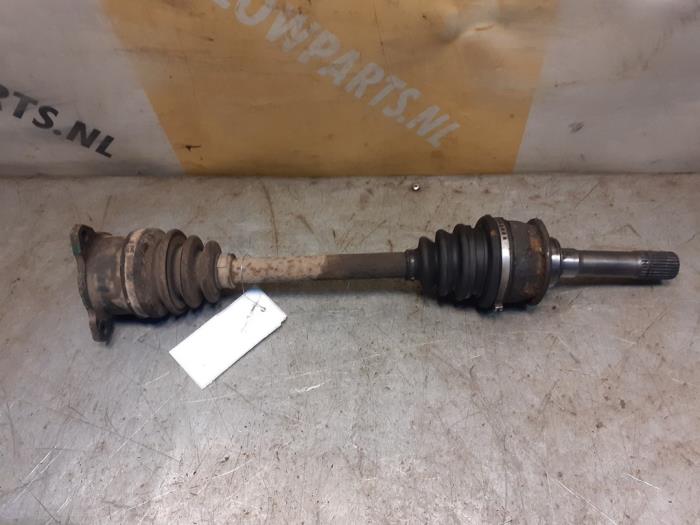 Gebruikte Aandrijfas links-voor Suzuki Grand Vitara I (FT/GT/HT) 2.0 16V Prijs € 49,99 Margeregeling aangeboden door Yellow Parts