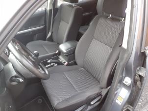 Gebruikte Voorstoel links Suzuki Grand Vitara II (JT) 2.0 16V Prijs € 295,00 Margeregeling aangeboden door Yellow Parts