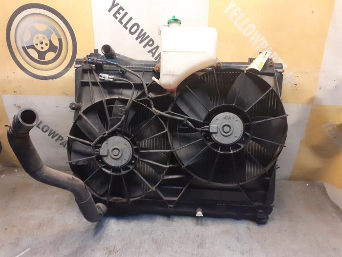 Gebruikte Radiateur Suzuki Grand Vitara II (JT) 2.0 16V Prijs € 99,00 Margeregeling aangeboden door Yellow Parts