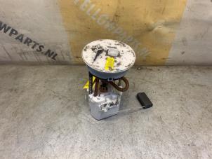 Gebruikte Benzinepomp Opel Agila (B) 1.0 12V Prijs € 39,99 Margeregeling aangeboden door Yellow Parts