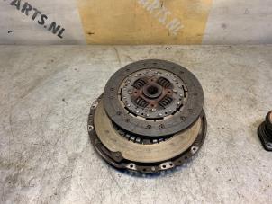 Gebruikte Koppelingsset (compleet) Suzuki Grand Vitara II (JT) 1.9 DDiS Prijs € 79,00 Margeregeling aangeboden door Yellow Parts