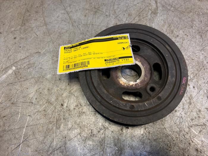 Gebruikte Poelie Krukas Suzuki Swift (ZA/ZC/ZD1/2/3/9) 1.3 VVT 16V Prijs € 44,95 Margeregeling aangeboden door Yellow Parts