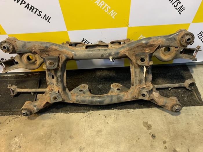 Gebruikte Subframe Suzuki Grand Vitara II (JT) 2.4 16V Prijs € 295,00 Margeregeling aangeboden door Yellow Parts