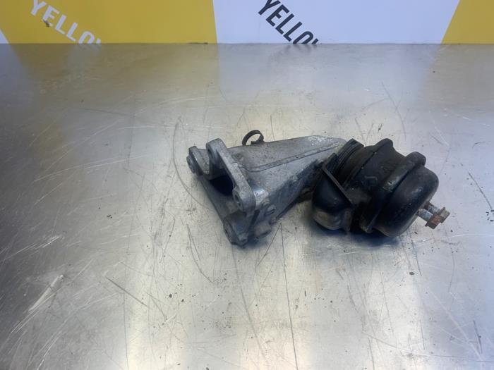 Gebruikte Motorrubber Suzuki Grand Vitara II (JT) 2.4 16V Prijs € 39,99 Margeregeling aangeboden door Yellow Parts