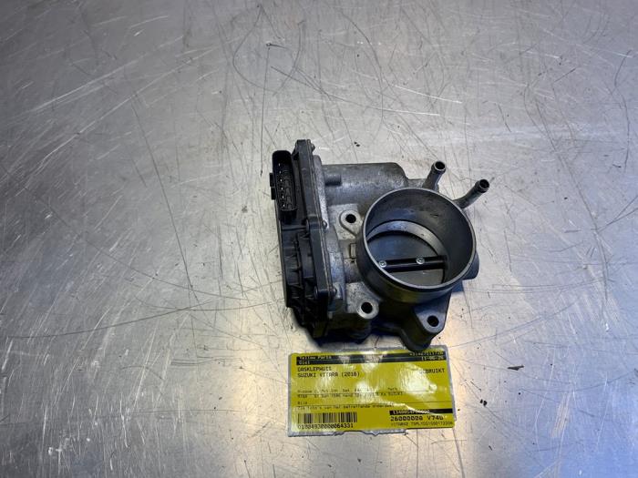Gebruikte Gasklephuis Suzuki Vitara (LY/MY) 1.6 16V VVT Prijs € 99,00 Margeregeling aangeboden door Yellow Parts