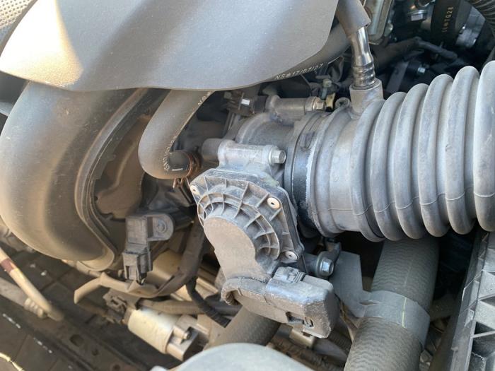 Gebruikte Gasklephuis Mazda CX-3 (DJ/DK) 2.0 SkyActiv-G 120 Prijs € 89,00 Margeregeling aangeboden door Yellow Parts