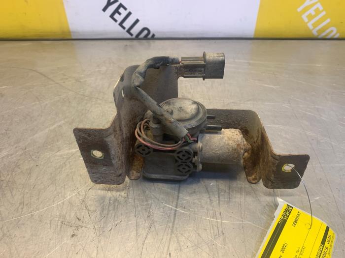 Gebruikte Vacuumpomp (Benzine) Suzuki Grand Vitara I (FT/GT/HT) 2.0 TDi II Prijs € 49,00 Margeregeling aangeboden door Yellow Parts