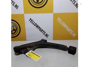 Gebruikte Triangel links-voor Suzuki Baleno (GC/GD) 1.3 GL 16V Prijs € 25,00 Margeregeling aangeboden door Yellow Parts