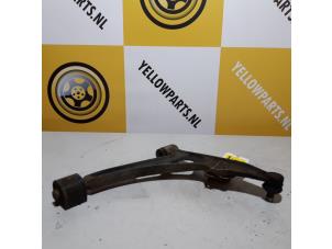 Gebruikte Triangel links-voor Suzuki Baleno (GC/GD) 1.8 16V Prijs € 25,00 Margeregeling aangeboden door Yellow Parts