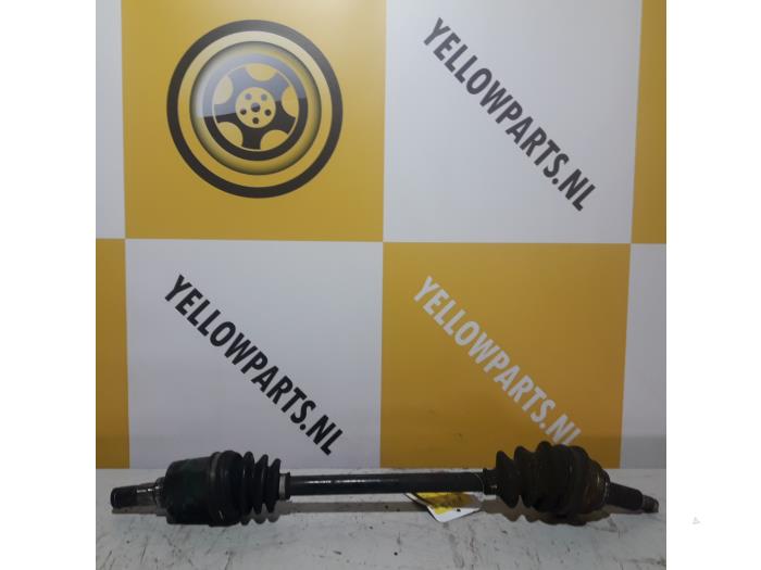 Gebruikte Steekas links-voor Suzuki Baleno (GA/GB) 1.3 GL 16V Prijs € 39,95 Margeregeling aangeboden door Yellow Parts