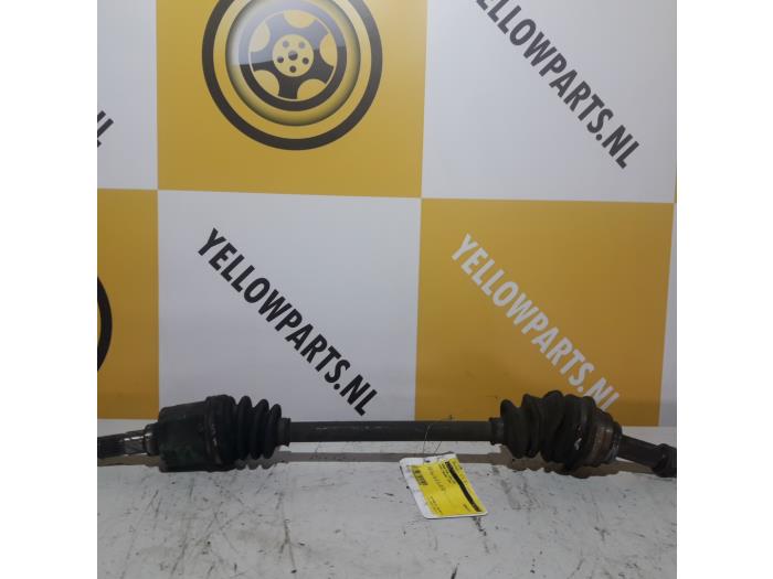 Gebruikte Steekas links-voor Suzuki Baleno (GA/GB) 1.3 GL 16V Prijs € 39,95 Margeregeling aangeboden door Yellow Parts