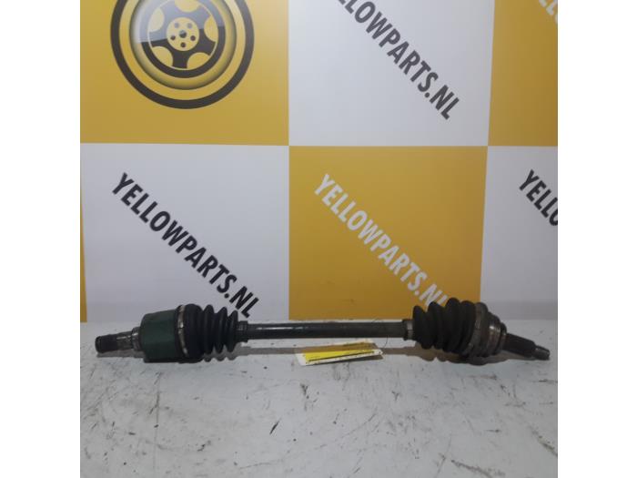 Gebruikte Steekas links-voor Suzuki Baleno (GA/GB) 1.3 GL Prijs € 40,00 Margeregeling aangeboden door Yellow Parts