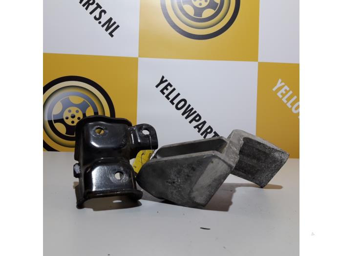 Gebruikte Motorrubber Suzuki SX4 (EY/GY) 1.9 DDiS Grip 4x4 Prijs € 30,00 Margeregeling aangeboden door Yellow Parts