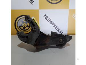 Gebruikte Motorsteun Suzuki Alto (RF410) 1.1 16V Prijs € 20,00 Margeregeling aangeboden door Yellow Parts