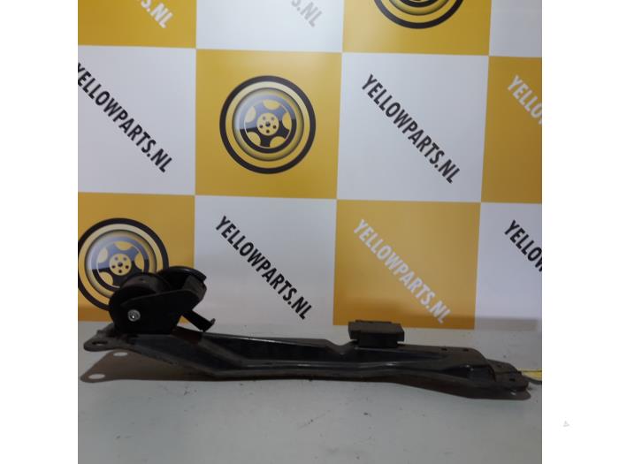 Motorbalk van een Suzuki SX4 (EY/GY) 1.6 16V VVT Comfort,Exclusive Autom. 2008