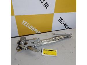 Gebruikte Raammechaniek 4Deurs rechts-voor Suzuki New Ignis (MH) 1.3 16V Prijs € 35,00 Margeregeling aangeboden door Yellow Parts