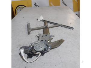 Gebruikte Ruitmechaniek 2Deurs links-voor Suzuki Jimny Hardtop 1.3i 16V 4x4 Prijs € 35,00 Margeregeling aangeboden door Yellow Parts