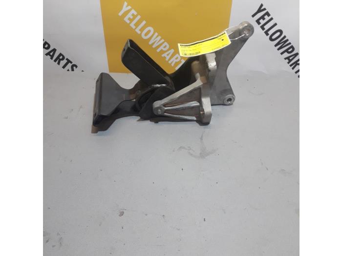 Gebruikte Motorsteun Suzuki Swift (ZA/ZC/ZD) 1.3 D 16V Prijs € 25,00 Margeregeling aangeboden door Yellow Parts