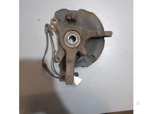 Gebruikte Fusee houder links-voor Suzuki Swift (ZA/ZC/ZD1/2/3/9) 1.5 VVT 16V Prijs € 39,95 Margeregeling aangeboden door Yellow Parts