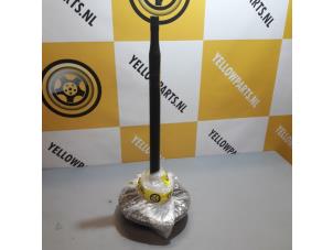 Gebruikte Steekas links-achter Suzuki Grand Vitara I (FT/GT/HT) 2.0 16V Prijs € 49,99 Margeregeling aangeboden door Yellow Parts