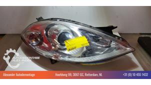 Gebruikte Koplamp rechts Mercedes A (W169) 2.0 A-180 CDI 16V 3-Drs. Prijs € 180,00 Margeregeling aangeboden door Alexander Autodemontage