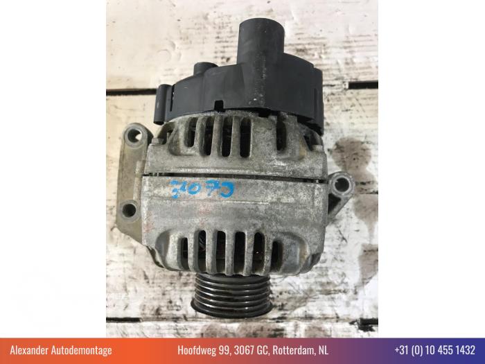 Dynamo van een Fiat Grande Punto (199) 1.3 JTD Multijet 16V 2010