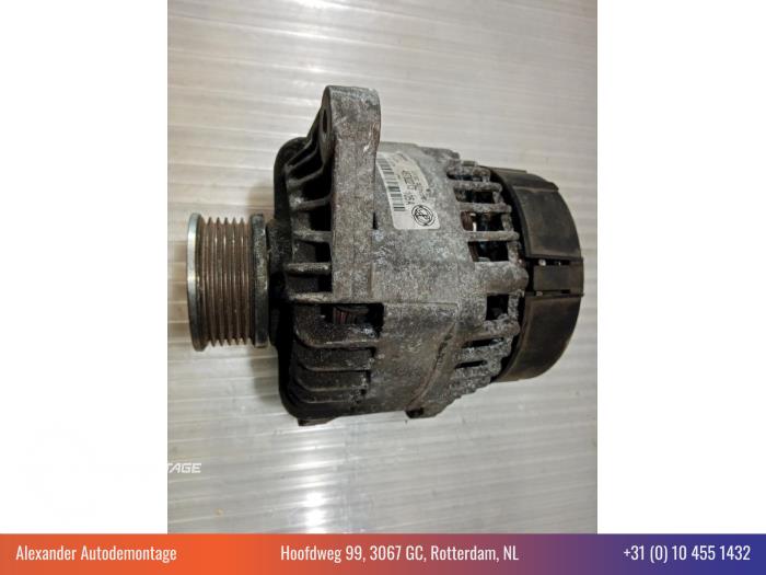 Gebruikte Dynamo Alfa Romeo GT (937) 1.8 Twin Spark 16V Prijs € 70,00 Margeregeling aangeboden door Alexander Autodemontage