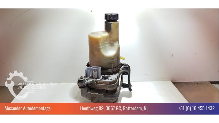 Gebruikte Pomp Servo Volvo S40 (MS) 2.4 D5 20V Prijs € 70,00 Margeregeling aangeboden door Alexander Autodemontage