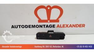 Gebruikte Alarmlicht Schakelaar Seat Ibiza IV (6J5) 1.4 TDI Prijs € 50,00 Margeregeling aangeboden door Alexander Autodemontage