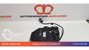 Gebruikte Slotmechaniek Portier 4Deurs links-achter Volkswagen Transporter T5 Prijs € 150,00 Margeregeling aangeboden door Alexander Autodemontage