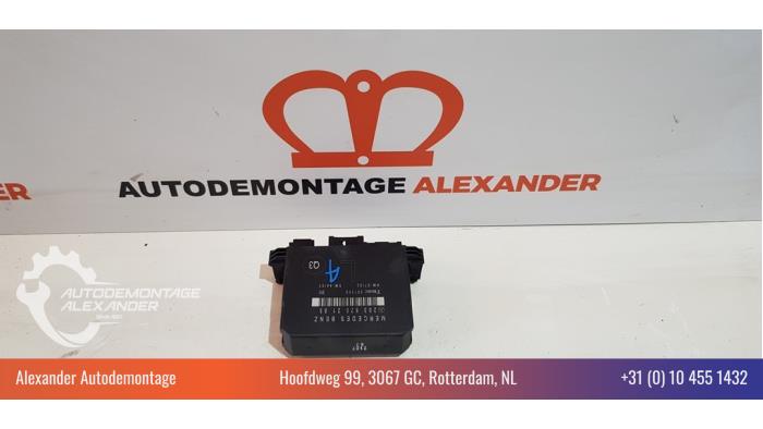 Gebruikte Deur module Mercedes C Combi (S203) 1.8 C-180K 16V Prijs € 22,50 Margeregeling aangeboden door Alexander Autodemontage