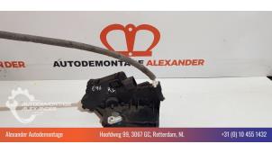 Gebruikte Deurslot Mechaniek 4Deurs rechts-voor BMW 3 serie (E46/4) 318i Prijs € 40,00 Margeregeling aangeboden door Alexander Autodemontage
