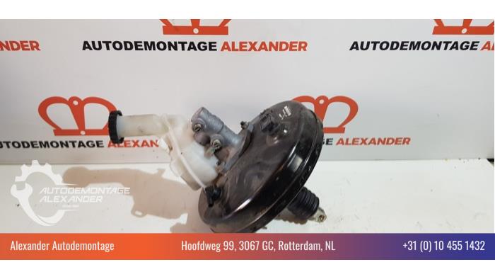 Gebruikte Rembekrachtiger Mitsubishi Outlander (GF/GG) 2.0 16V PHEV 4x4 Prijs € 75,00 Margeregeling aangeboden door Alexander Autodemontage