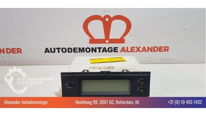 Gebruikte Display Interieur Nissan Micra C+C (K12) 1.6 16V Prijs € 20,00 Margeregeling aangeboden door Alexander Autodemontage
