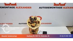 Gebruikte Brandstofpomp Elektrisch BMW 3 serie (E46/4) 330d 24V Prijs € 45,00 Margeregeling aangeboden door Alexander Autodemontage