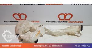 Gebruikte Ruitensproeiertank voor Mini Mini (R56) 1.6 16V John Cooper Works Prijs € 20,00 Margeregeling aangeboden door Alexander Autodemontage