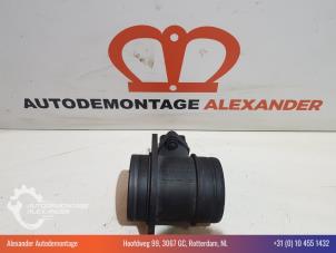 Gebruikte Luchtmassameter Volkswagen Caddy Combi III (2KB,2KJ) 1.9 TDI Prijs € 30,00 Margeregeling aangeboden door Alexander Autodemontage