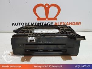 Gebruikte Bedieningspaneel Multi Media Audi A4 Avant (B9) 2.0 35 TDI 16V Prijs € 600,00 Margeregeling aangeboden door Alexander Autodemontage