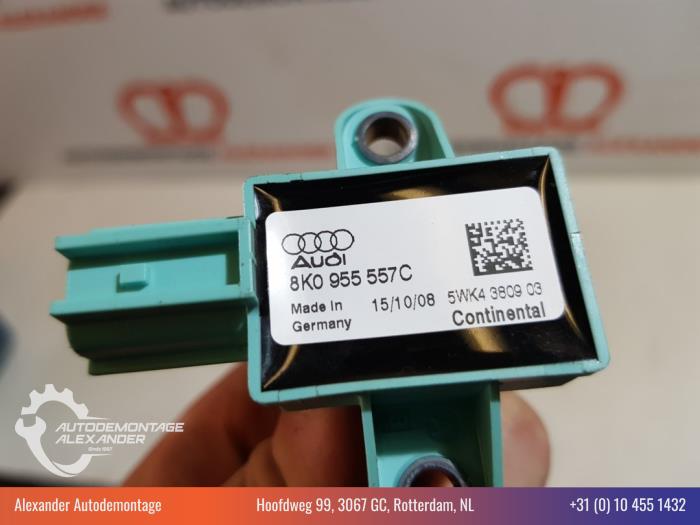 Airbag Sensor van een Audi A5 (8T3) 1.8 TFSI 16V 2015