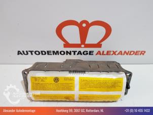 Gebruikte Airbag knie rechts Volkswagen Touran (1T1/T2) 2.0 TDI DPF Prijs € 125,00 Margeregeling aangeboden door Alexander Autodemontage