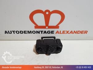 Gebruikte Licht Schakelaar Ford Fiesta 6 (JA8) 1.0 EcoBoost 12V 125 Prijs € 25,00 Margeregeling aangeboden door Alexander Autodemontage