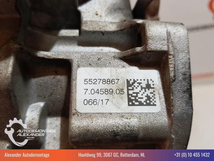 Uitlaat gasklep (EGR) van een Fiat Doblo Cargo (263) 1.3 D Multijet 2018