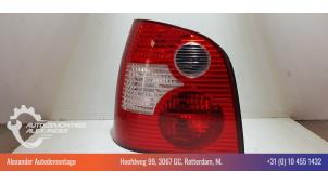 Gebruikte Achterlicht links Volkswagen Polo IV (9N1/2/3) 1.2 12V Prijs € 20,00 Margeregeling aangeboden door Alexander Autodemontage